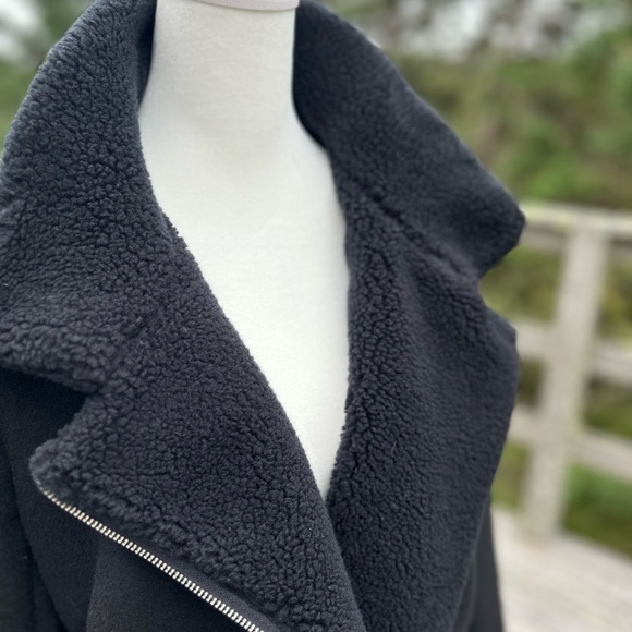 Barely worn, bought for a wedding 5 years ago but it is slightly too big. - Picture 4 of 5